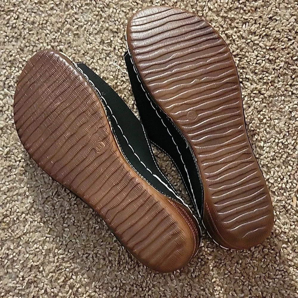 Black Ladies Sandals With Flower Detail NEW Sz10.5 - Picture 4 of 6